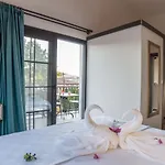 Juliet Hotel *
